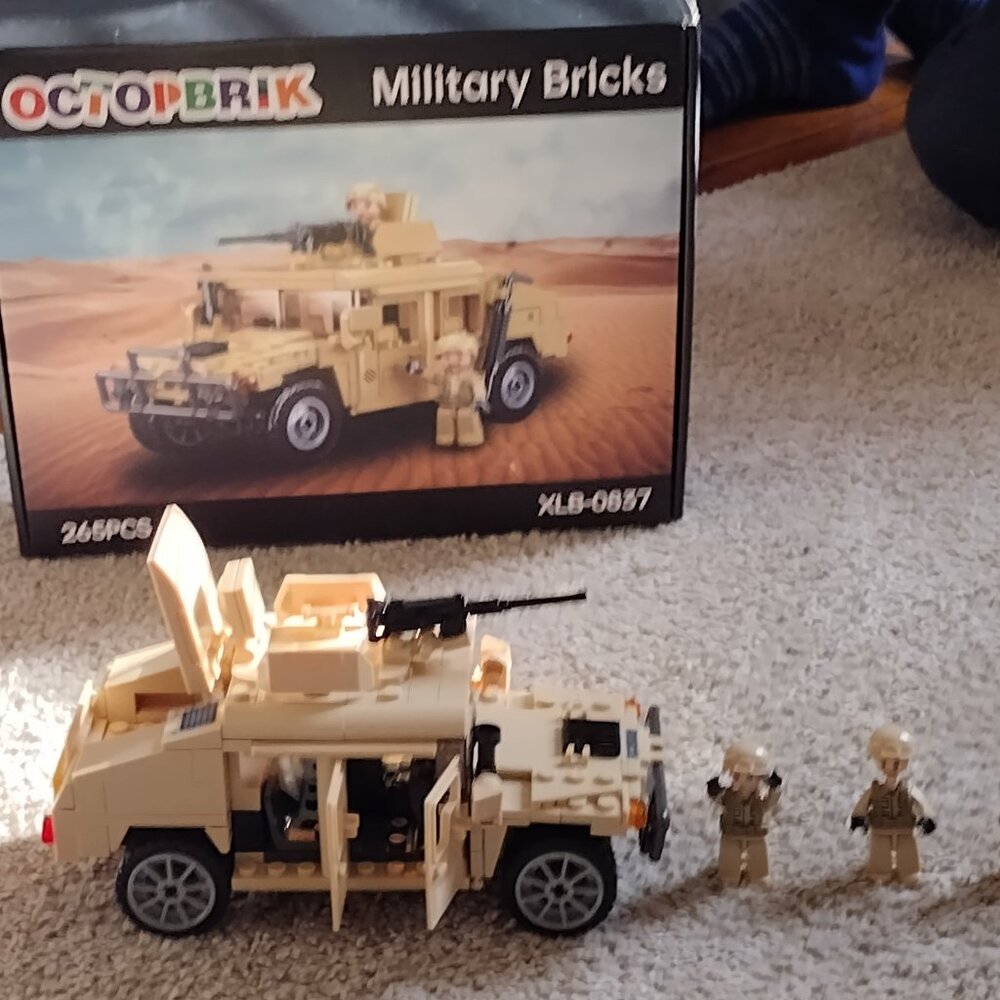 Octopbrik Lego-like Military Kit